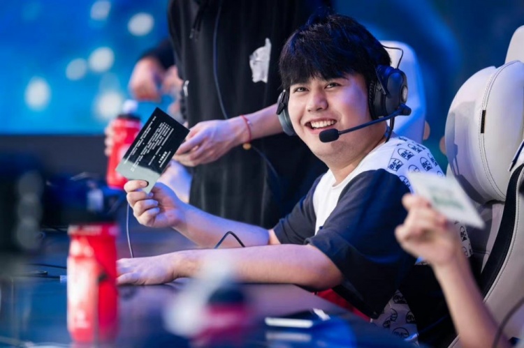 续为中超联 续为中超联